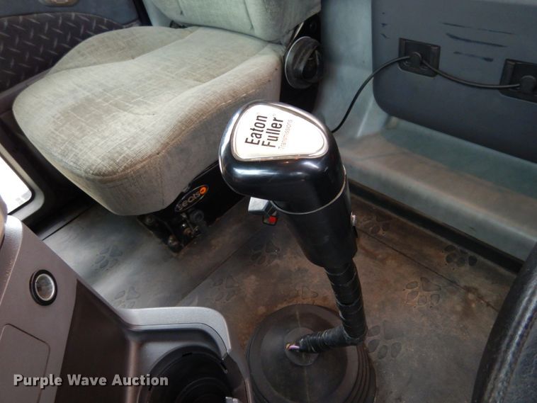 image for item II9597 2009 Mack CHU613  semi truck