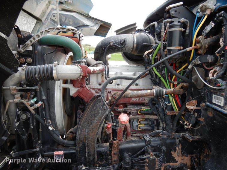 image for item II9597 2009 Mack CHU613  semi truck