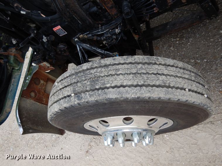 image for item II9597 2009 Mack CHU613  semi truck