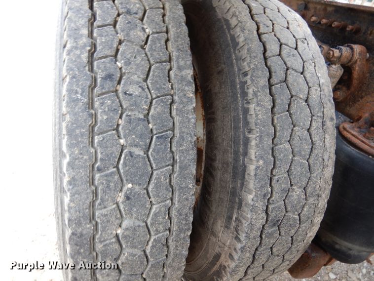 image for item II9597 2009 Mack CHU613  semi truck