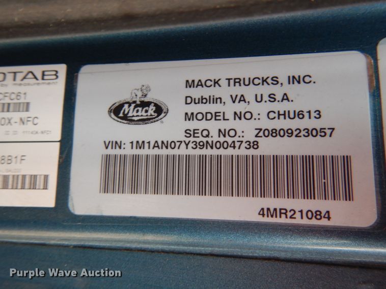 image for item II9597 2009 Mack CHU613  semi truck