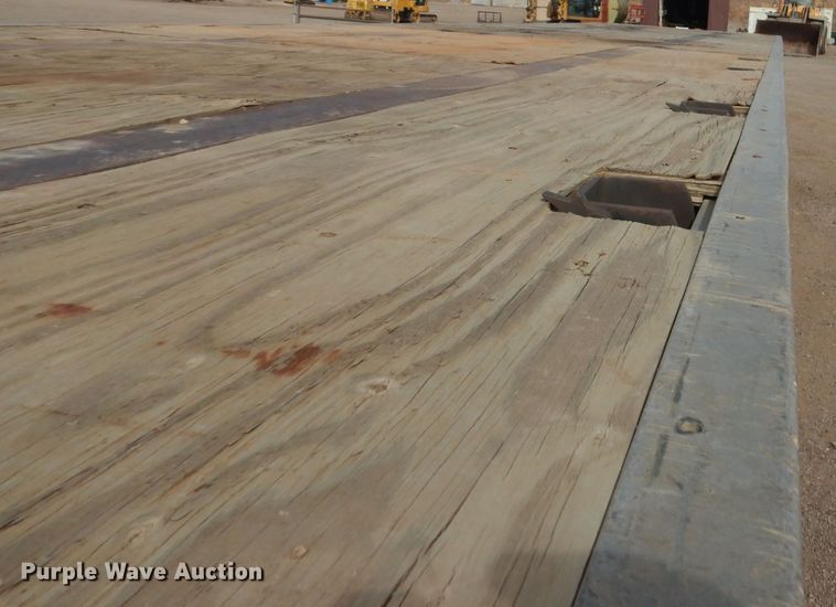 image for item IK9799 1977 Fruehauf FBEP42 flatbed trailer