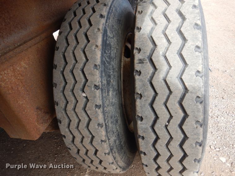 image for item IK9799 1977 Fruehauf FBEP42 flatbed trailer