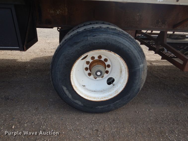 image for item IK9799 1977 Fruehauf FBEP42 flatbed trailer