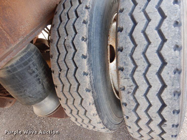 image for item IK9799 1977 Fruehauf FBEP42 flatbed trailer