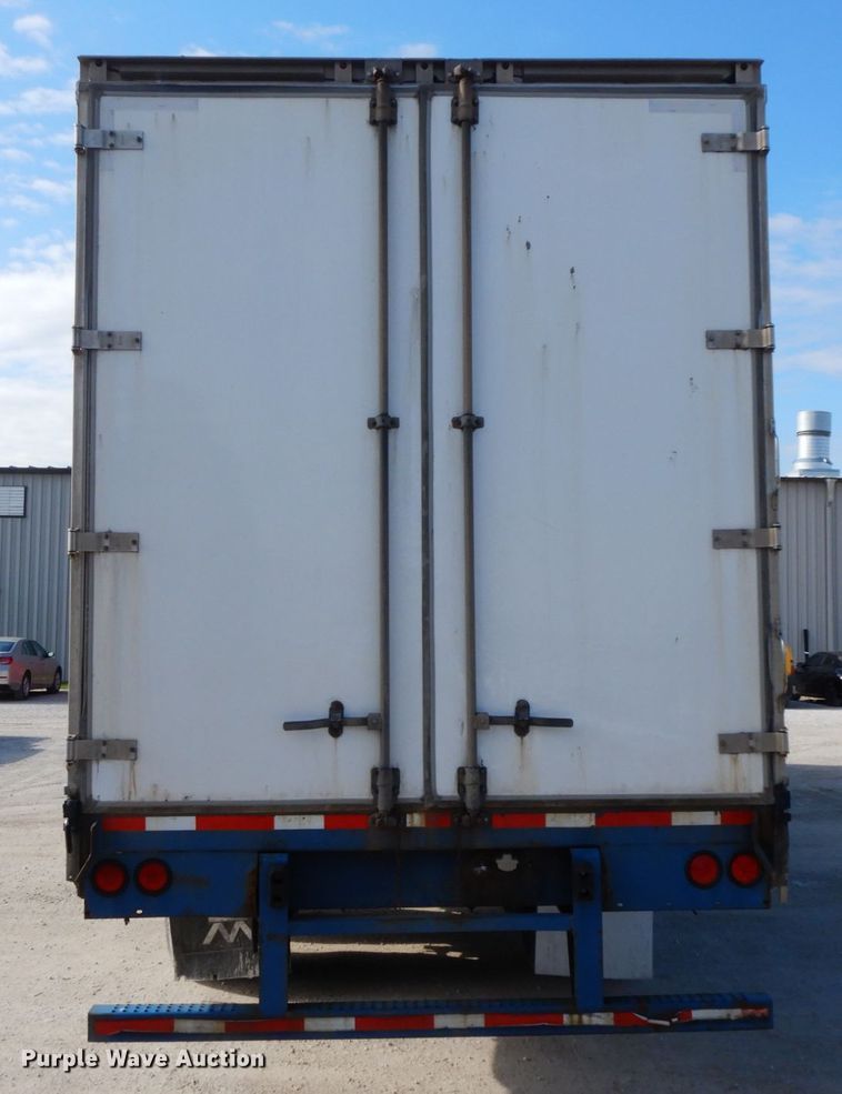 image for item IL9264 2002 Utility  side curtain trailer