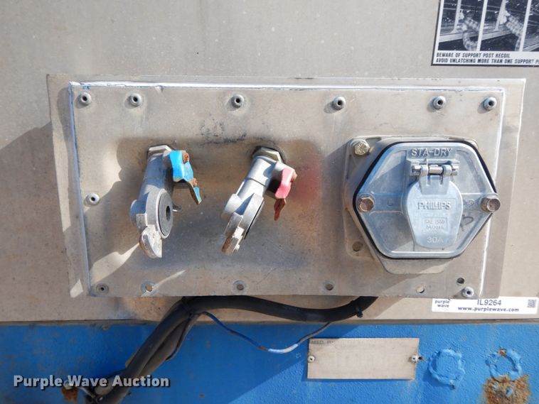 image for item IL9264 2002 Utility  side curtain trailer