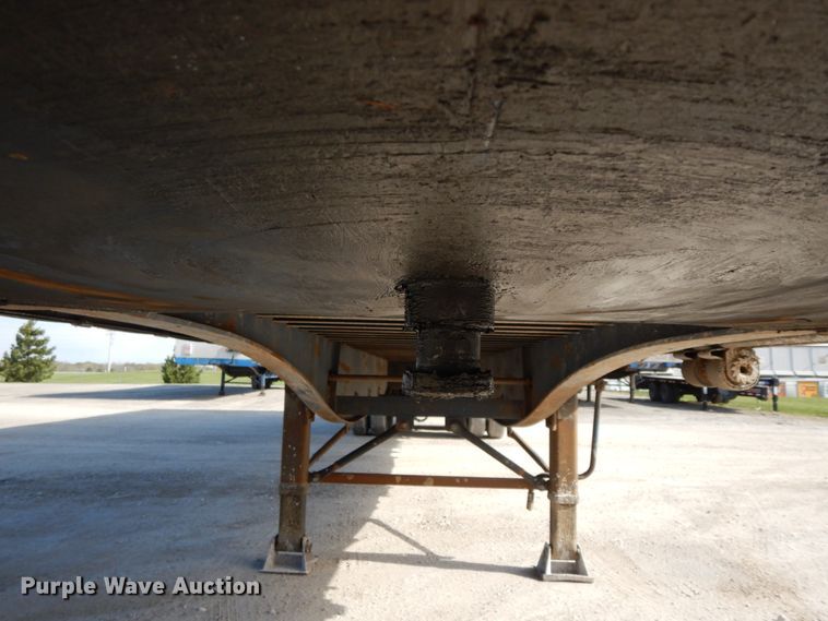 image for item IL9264 2002 Utility  side curtain trailer