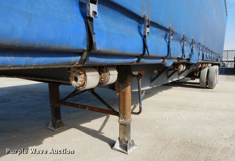 image for item IL9264 2002 Utility  side curtain trailer