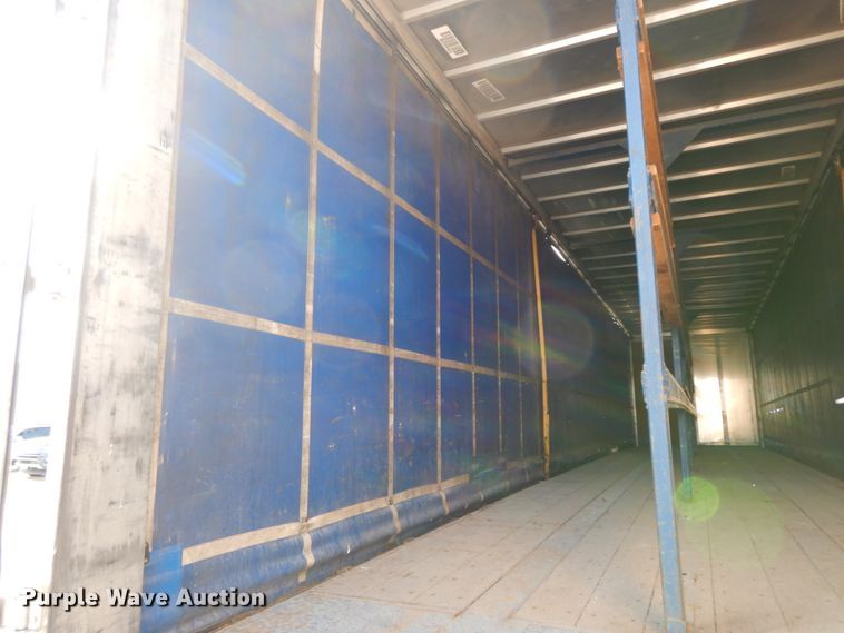 image for item IL9264 2002 Utility  side curtain trailer