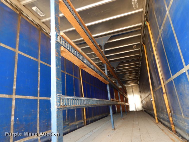 image for item IL9264 2002 Utility  side curtain trailer