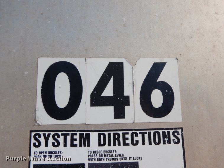 image for item IL9264 2002 Utility  side curtain trailer