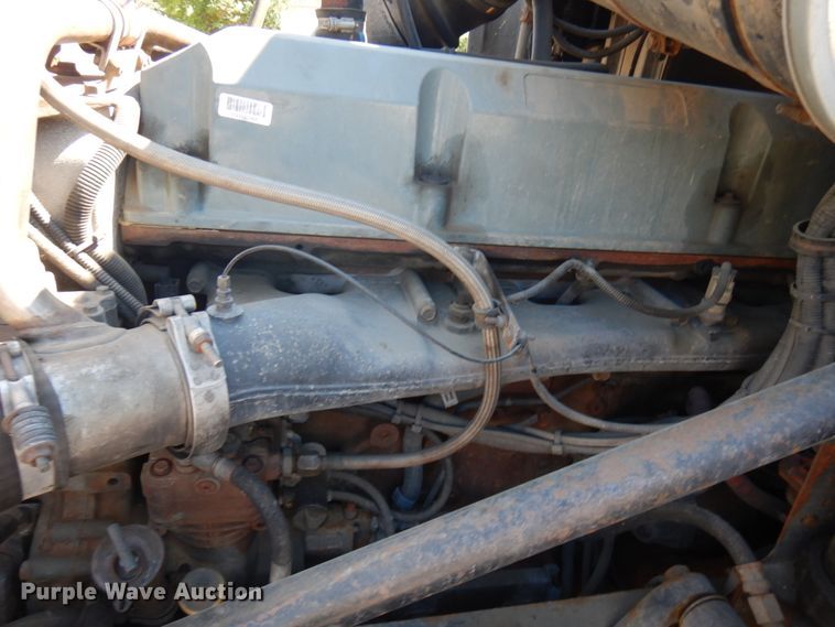 image for item IL9828 2005 Western Star 4900  flatbed truck