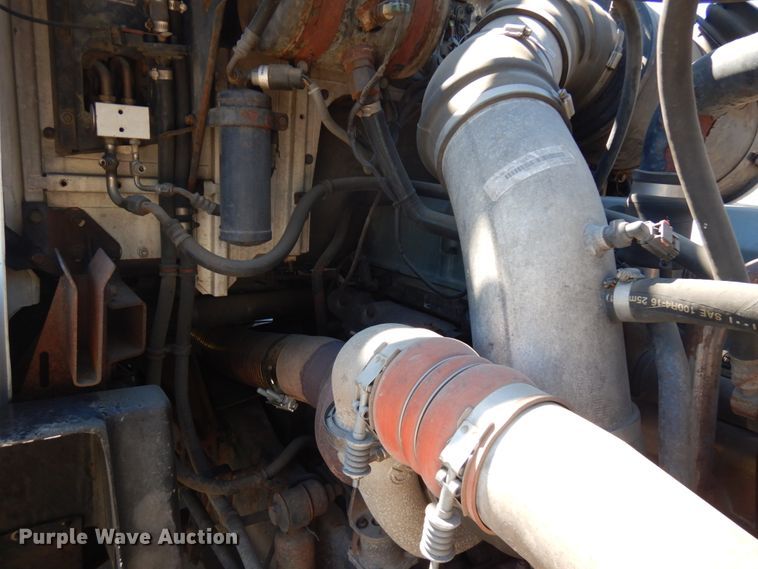 image for item IL9828 2005 Western Star 4900  flatbed truck