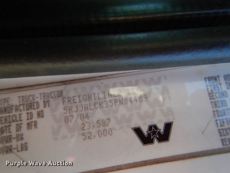 image for item IL9828 2005 Western Star 4900  flatbed truck