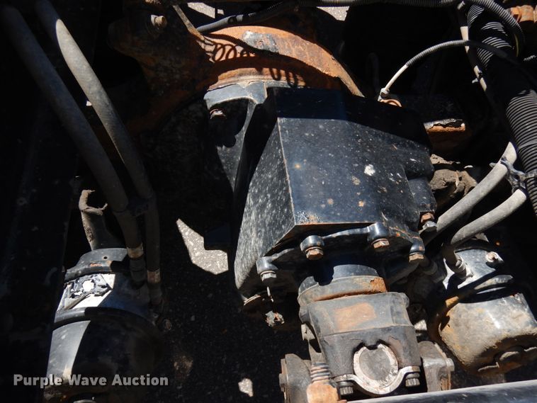 image for item IL9829 2010 Freightliner Columbia 120  semi truck