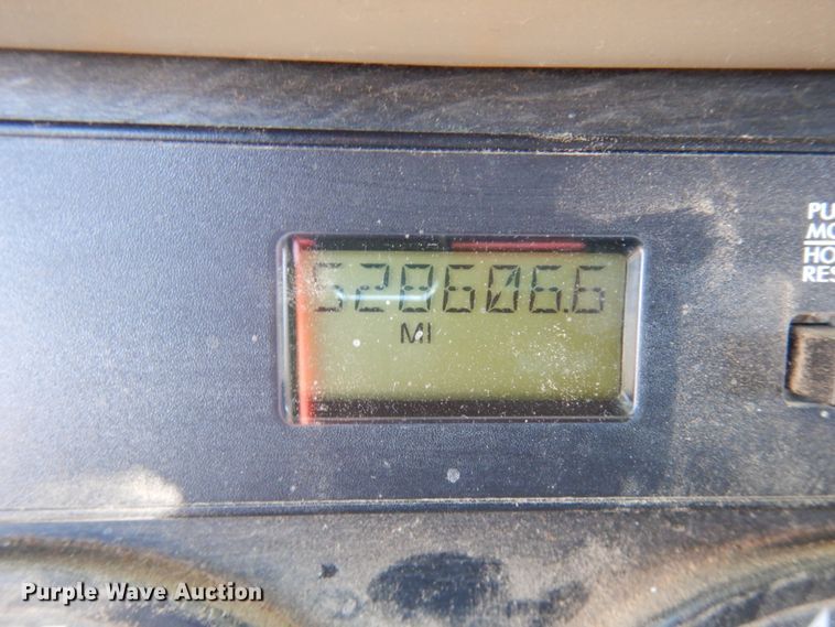 image for item IL9829 2010 Freightliner Columbia 120  semi truck