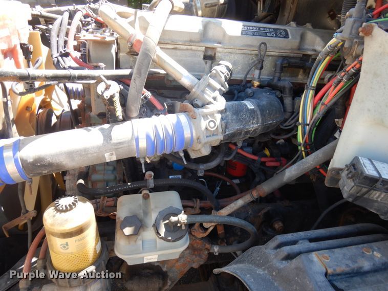 image for item IL9829 2010 Freightliner Columbia 120  semi truck