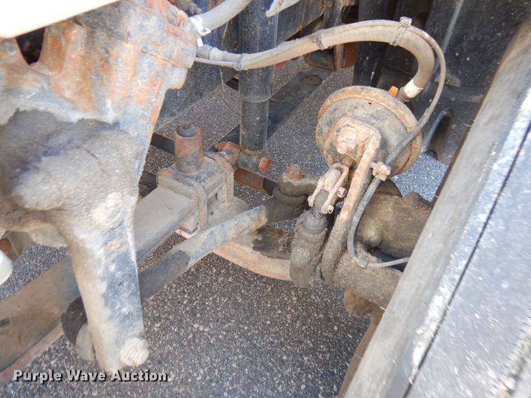 image for item IL9829 2010 Freightliner Columbia 120  semi truck