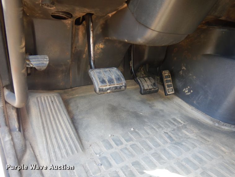 image for item IL9844 2000 Volvo VN Series  semi truck