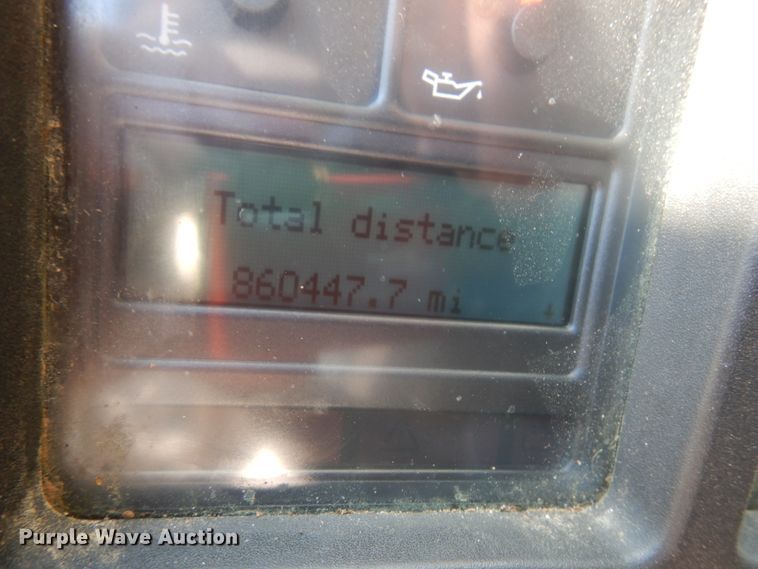 image for item IL9844 2000 Volvo VN Series  semi truck