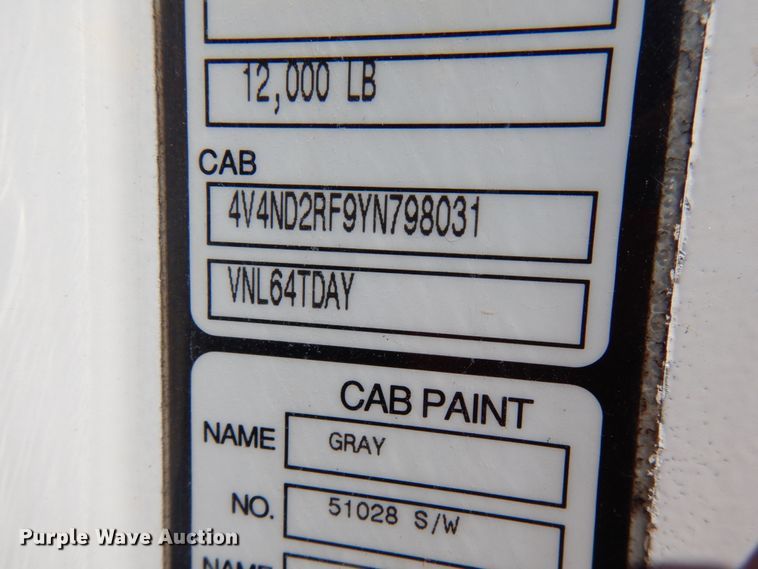 image for item IL9844 2000 Volvo VN Series  semi truck