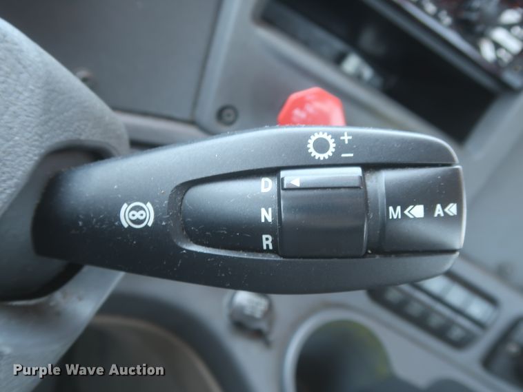 image for item IO9190 2018 Freightliner Cascadia 125  semi truck