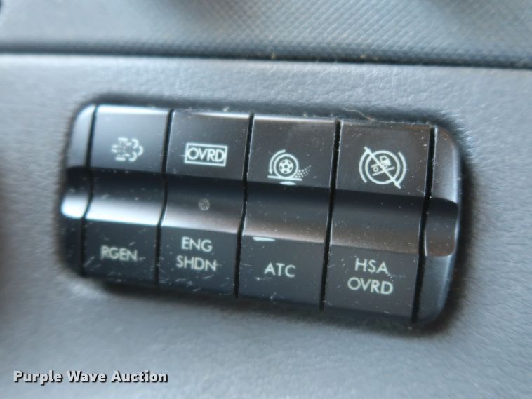 image for item IO9190 2018 Freightliner Cascadia 125  semi truck