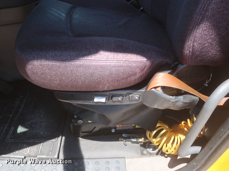 image for item IO9190 2018 Freightliner Cascadia 125  semi truck