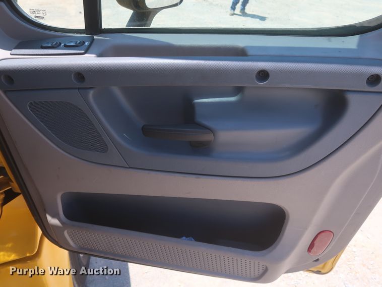 image for item IO9190 2018 Freightliner Cascadia 125  semi truck