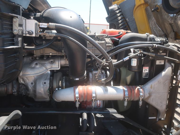 image for item IO9190 2018 Freightliner Cascadia 125  semi truck