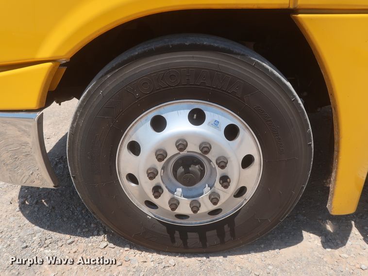 image for item IO9190 2018 Freightliner Cascadia 125  semi truck