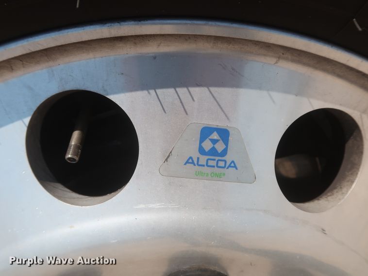 image for item IO9190 2018 Freightliner Cascadia 125  semi truck