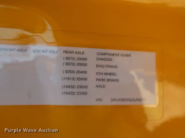 image for item IO9190 2018 Freightliner Cascadia 125  semi truck