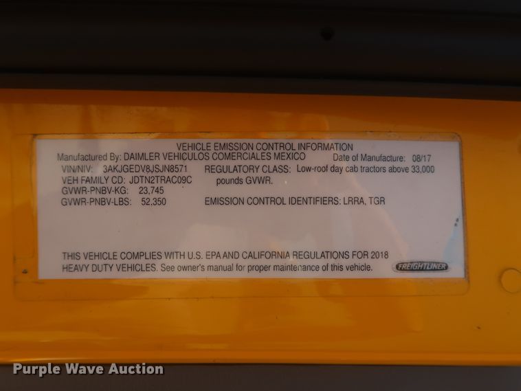 image for item IO9190 2018 Freightliner Cascadia 125  semi truck