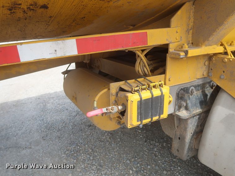 image for item IO9217 2013 Mac LTT  tank trailer