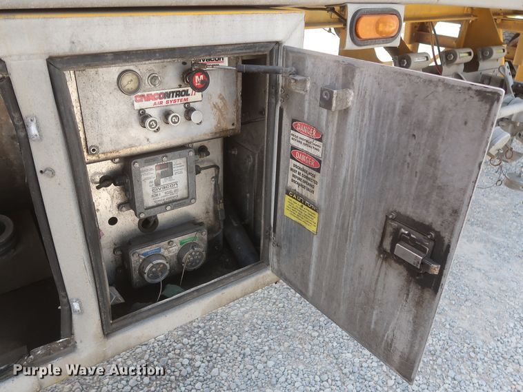 image for item IO9217 2013 Mac LTT  tank trailer