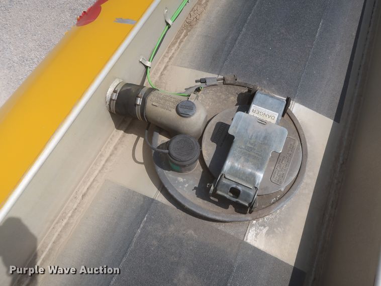 image for item IO9217 2013 Mac LTT  tank trailer