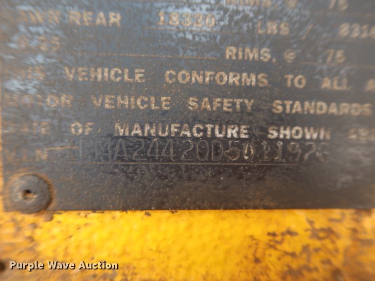 image for item IO9217 2013 Mac LTT  tank trailer