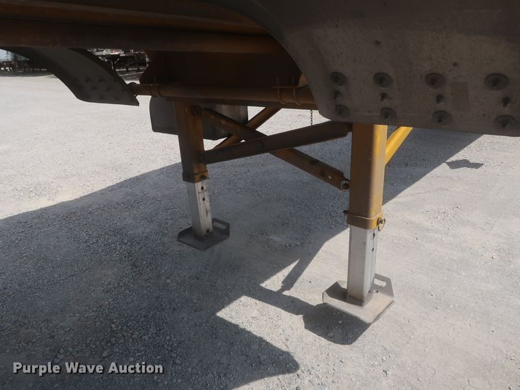 image for item IO9218 2010 Beall  tank trailer