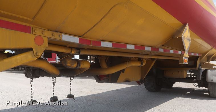 image for item IO9218 2010 Beall  tank trailer