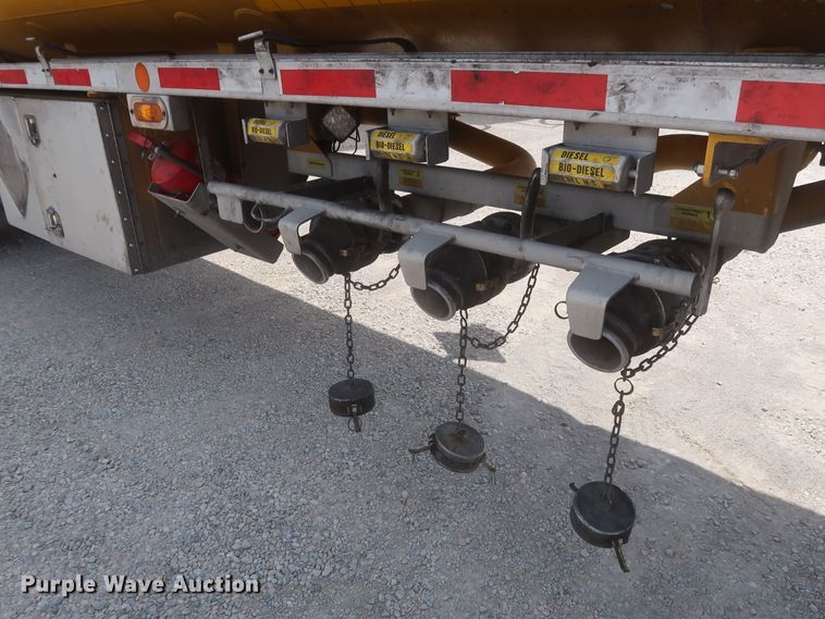image for item IO9218 2010 Beall  tank trailer