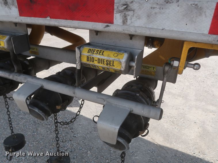 image for item IO9218 2010 Beall  tank trailer