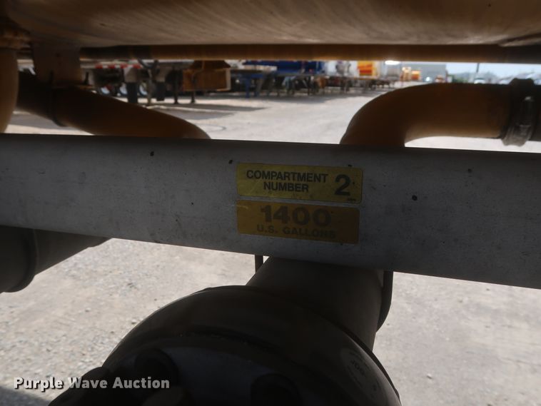 image for item IO9218 2010 Beall  tank trailer