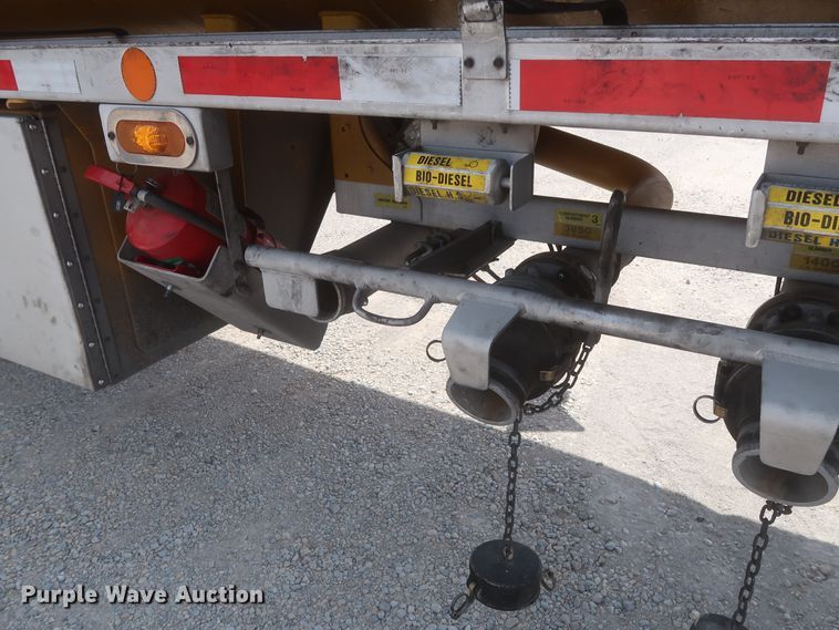 image for item IO9218 2010 Beall  tank trailer