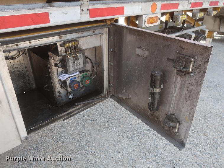 image for item IO9218 2010 Beall  tank trailer