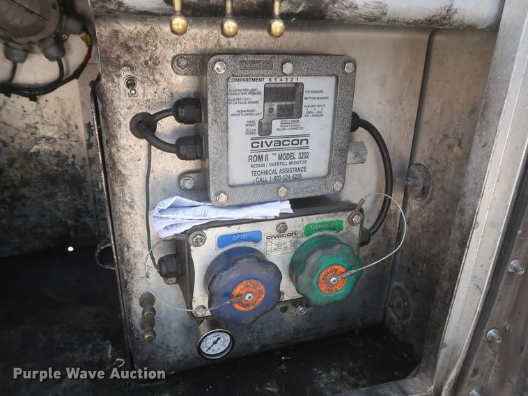 image for item IO9218 2010 Beall  tank trailer