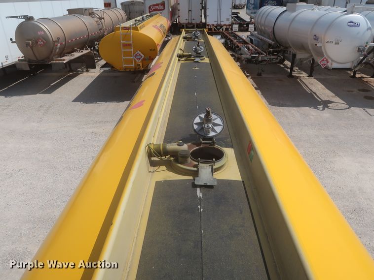 image for item IO9218 2010 Beall  tank trailer