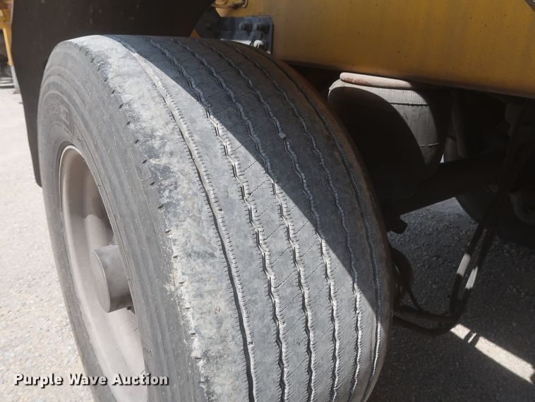 image for item IO9218 2010 Beall  tank trailer