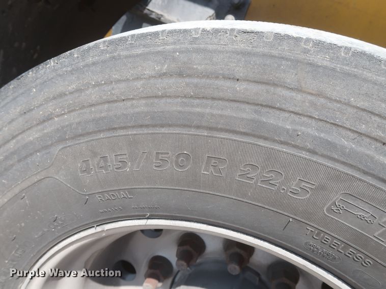 image for item IO9218 2010 Beall  tank trailer